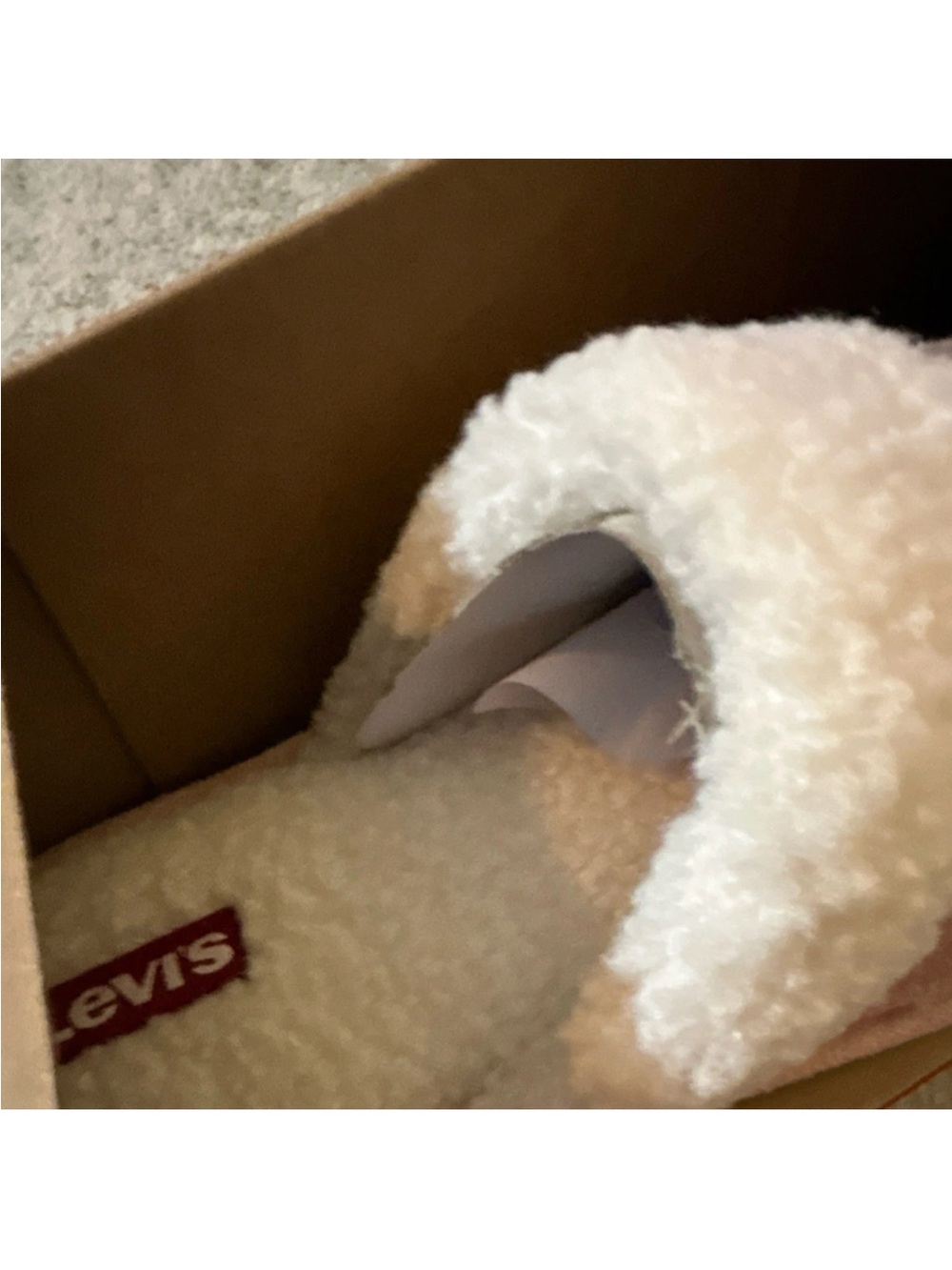 Levi's Pink Slip-On Sherpa Lined Women's Slippers size large - Picture 2 of 6